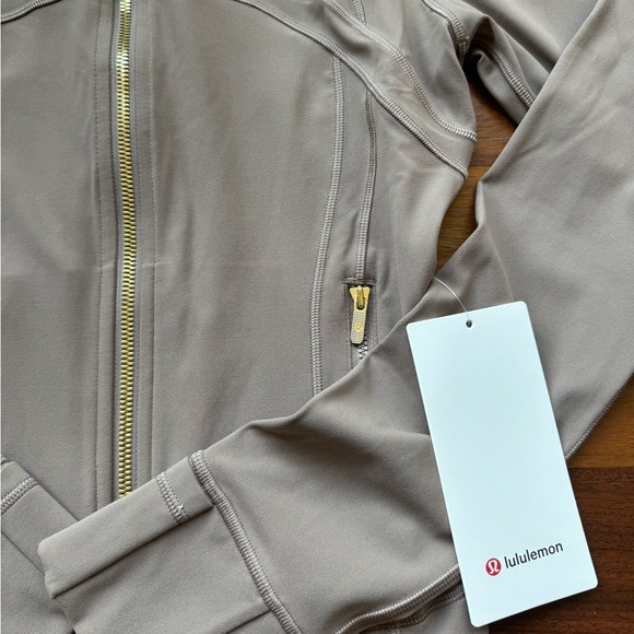 Lululemon Define Cropped Jacket - Picture 4 of 6